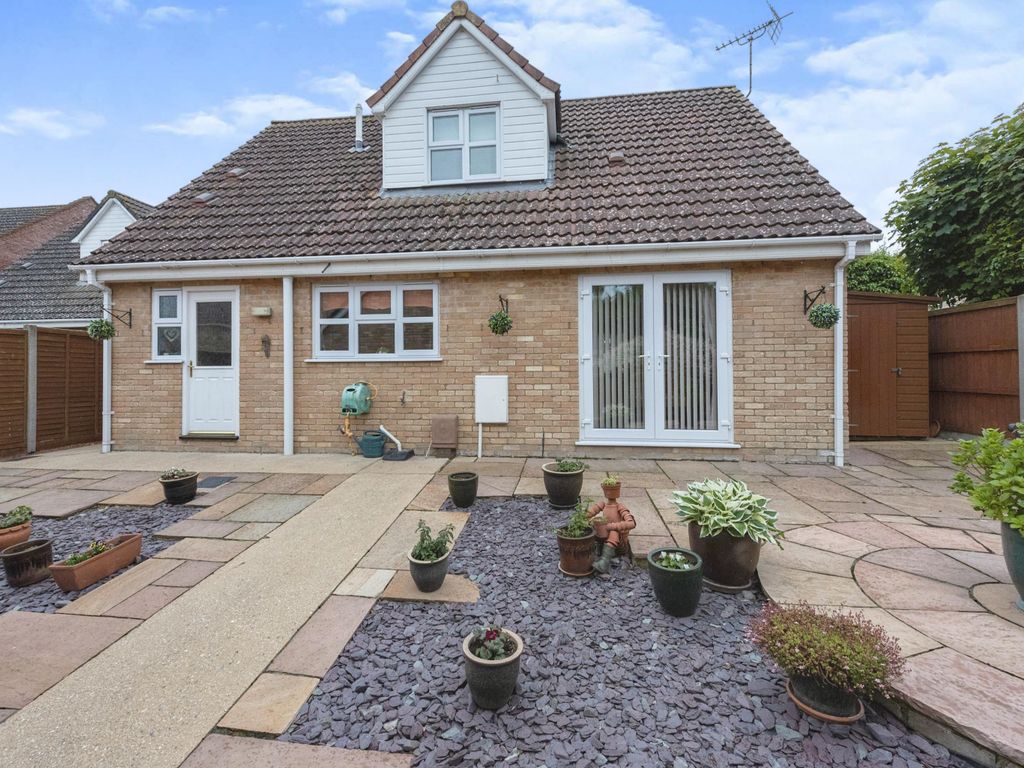 3 bed bungalow for sale in Bluebell Close, Watton, Thetford, Norfolk