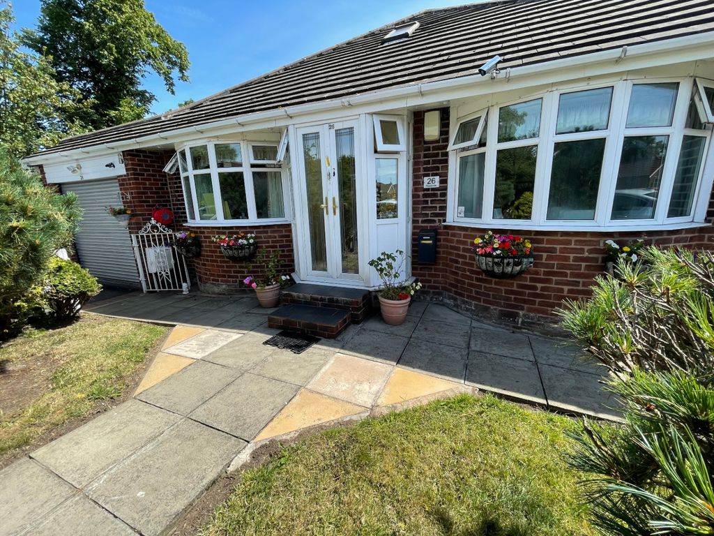 5 bed bungalow for sale in Rose Vale, Heald Green, Cheadle SK8 Zoopla