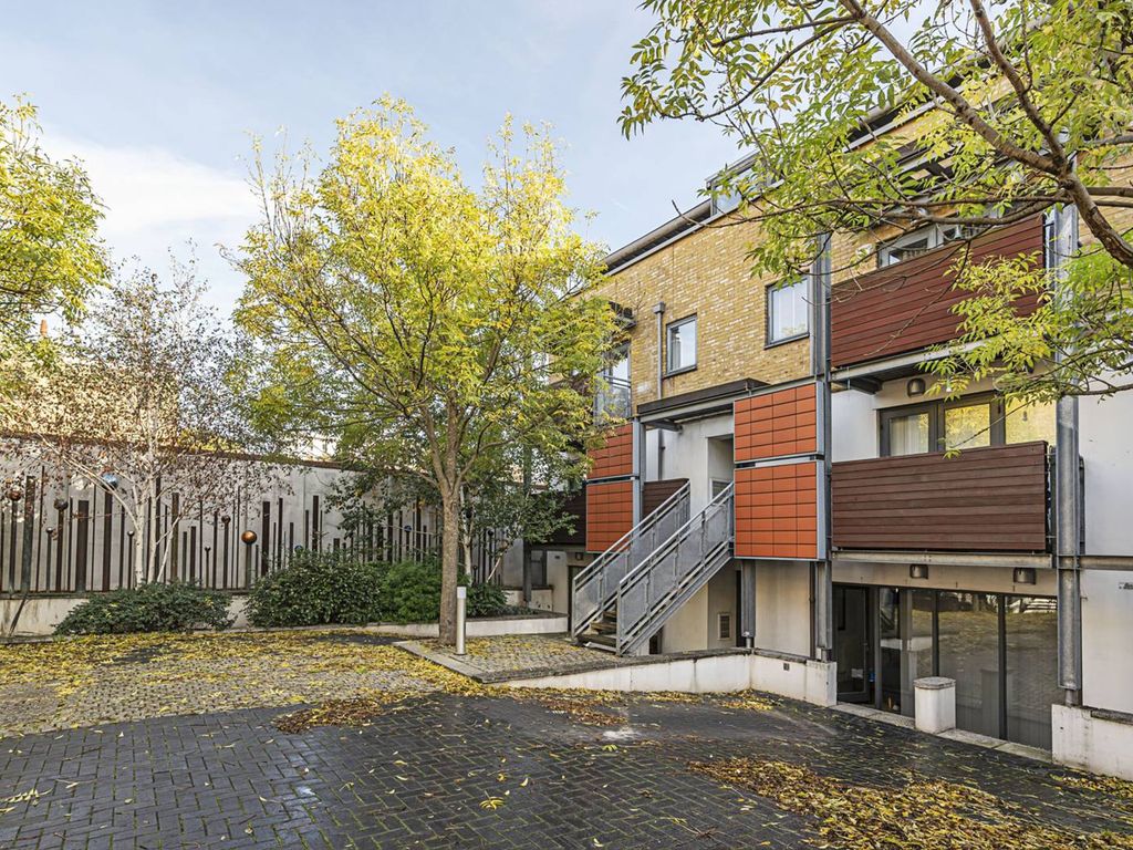 The Chronos Building, Aldgate, London E1