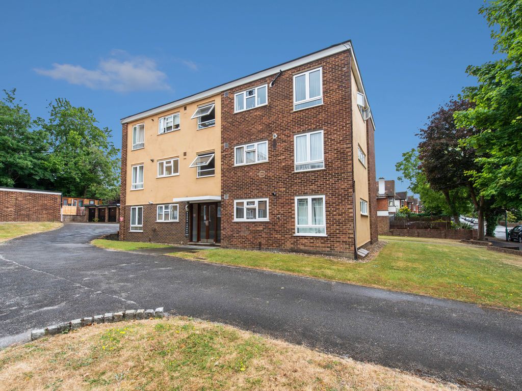 2 bed flat for sale in Park Hill Road, Wallington SM6 Zoopla