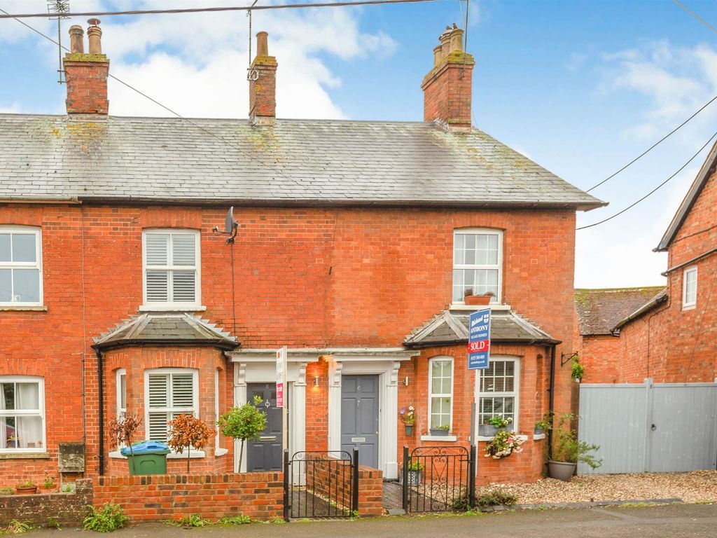 2 bed terraced house for sale in Wing Road, Stewkley, Leighton Buzzard