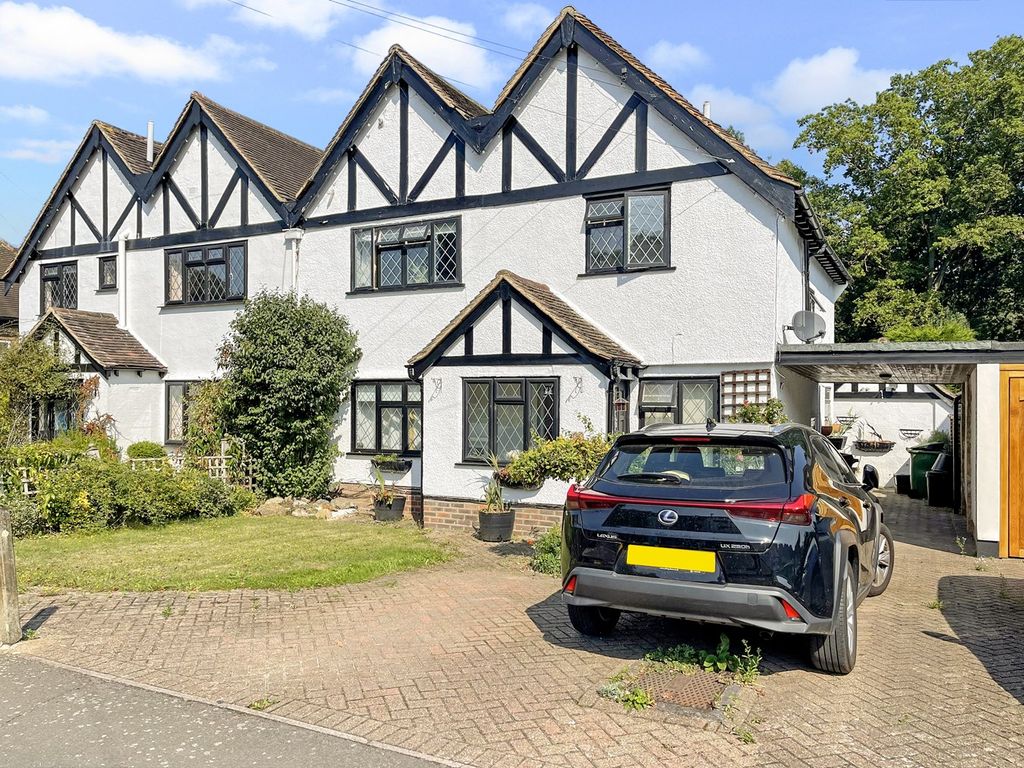4 bed semidetached house for sale in Hazelmere Road, Petts Wood