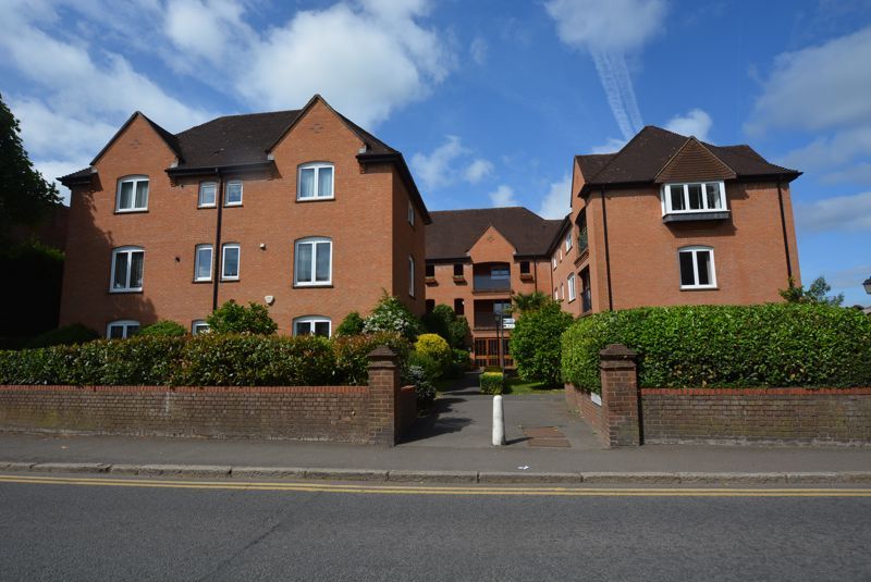 2 bed flat for sale in Reynolds Road, Beaconsfield HP9 Zoopla