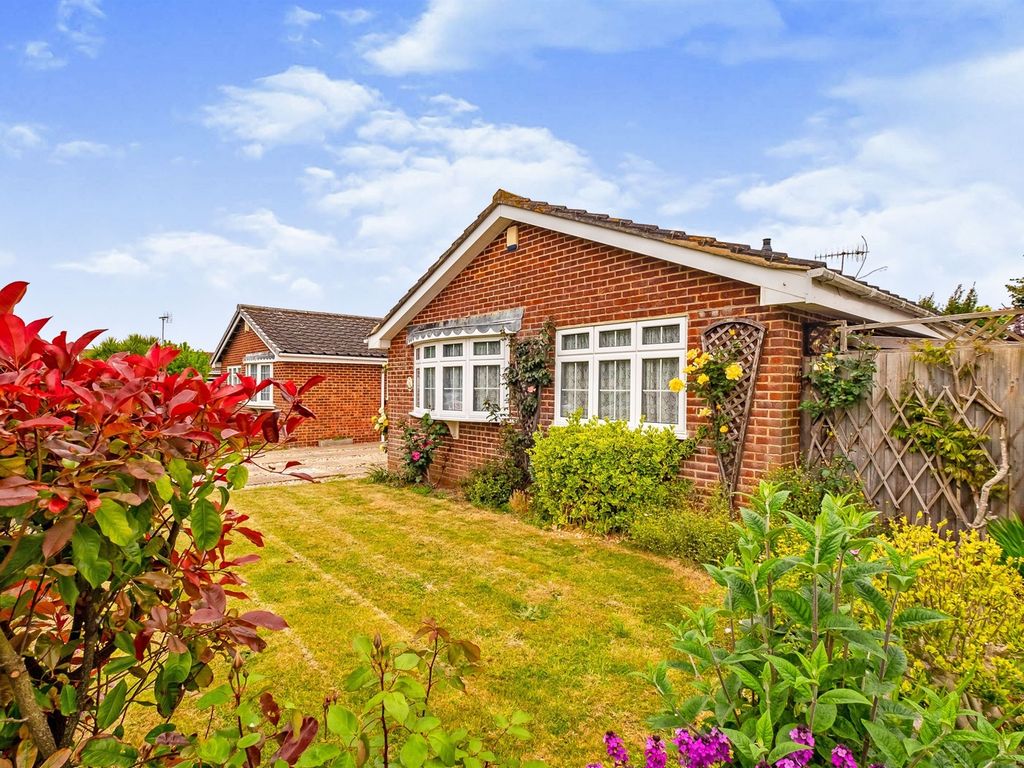 3 bed detached bungalow for sale in Thames Close, Littlehampton BN17