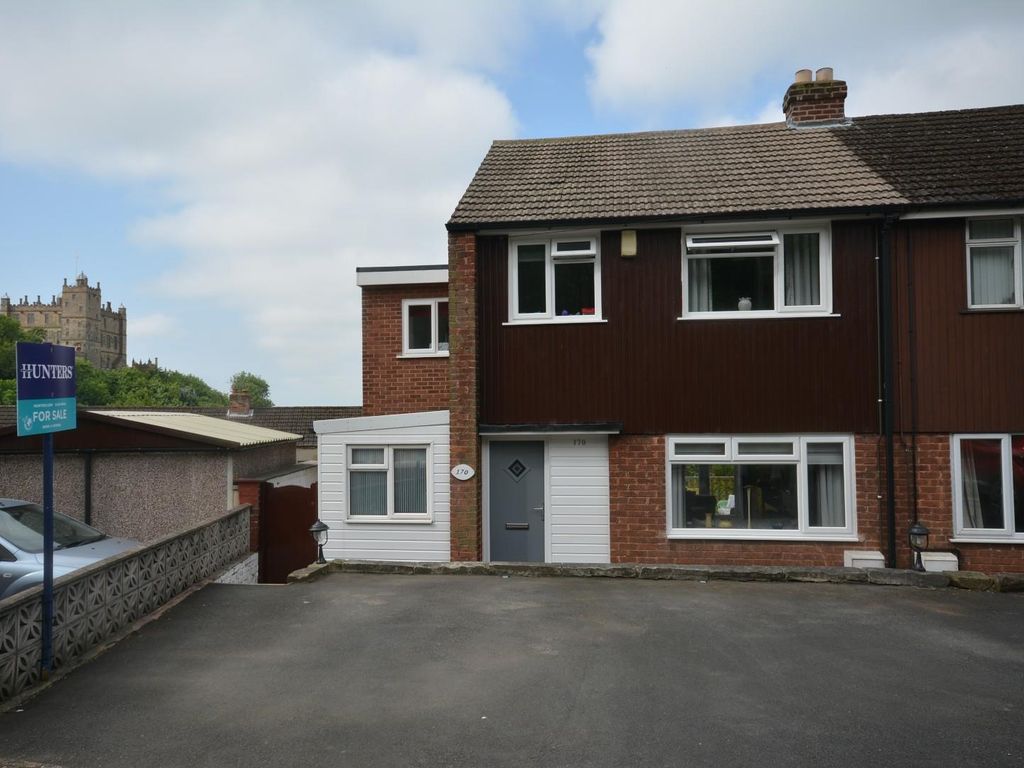 4 bed semidetached house for sale in Houfton Road, Bolsover