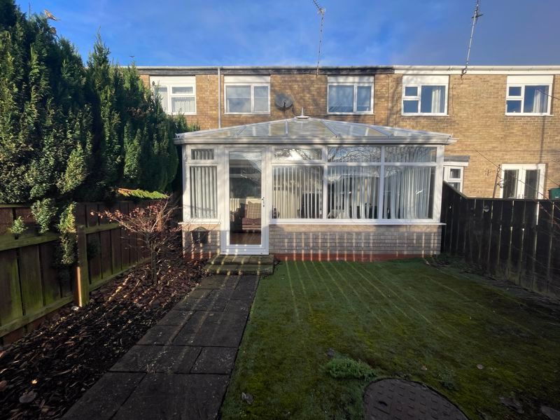 3 bed terraced house for sale in Mortimer Chase, East Hartford