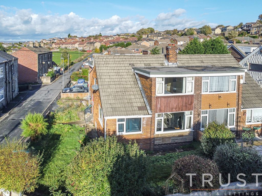3 bed semidetached house for sale in Moor End Lane, Dewsbury WF13 Zoopla