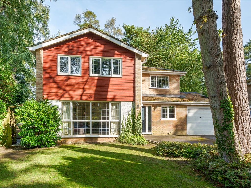 4 bed detached house for sale in Badgers Sett, Crowthorne, Berkshire