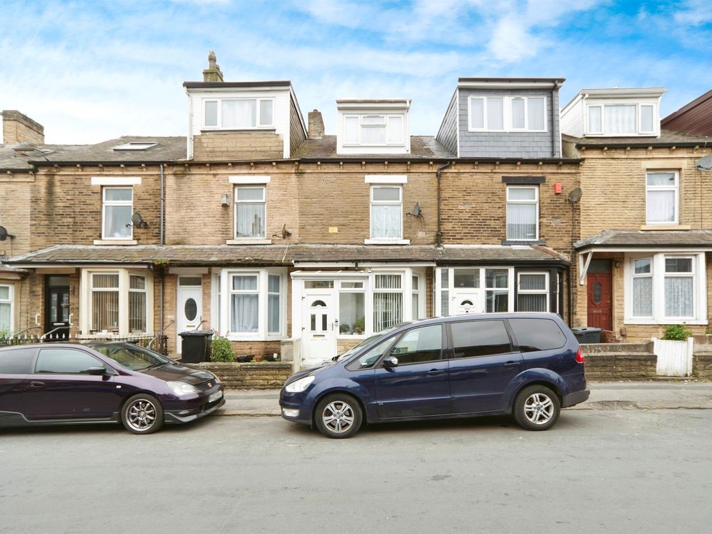 4 bed terraced house for sale in Thornbury Drive, Bradford BD3, £