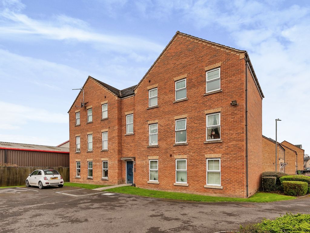 2 bed flat for sale in Mallard Close, Heckmondwike WF16 Zoopla