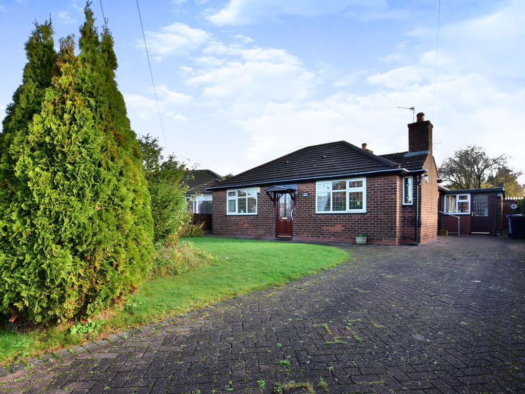 2 bed bungalow for sale in Wood Mount, Timperley, Altrincham, Greater