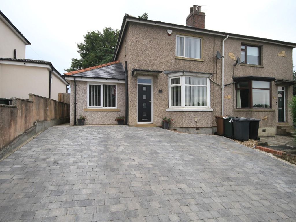 5 bed semidetached house for sale in Albion Road, Idle, Bradford BD10