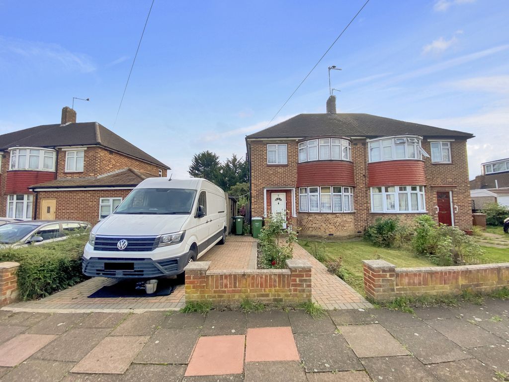3 bed semidetached house for sale in Burnham Road, Sidcup DA14, £