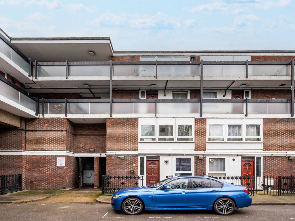 3 bed for sale in Stewart Street, Canary Wharf, London E14