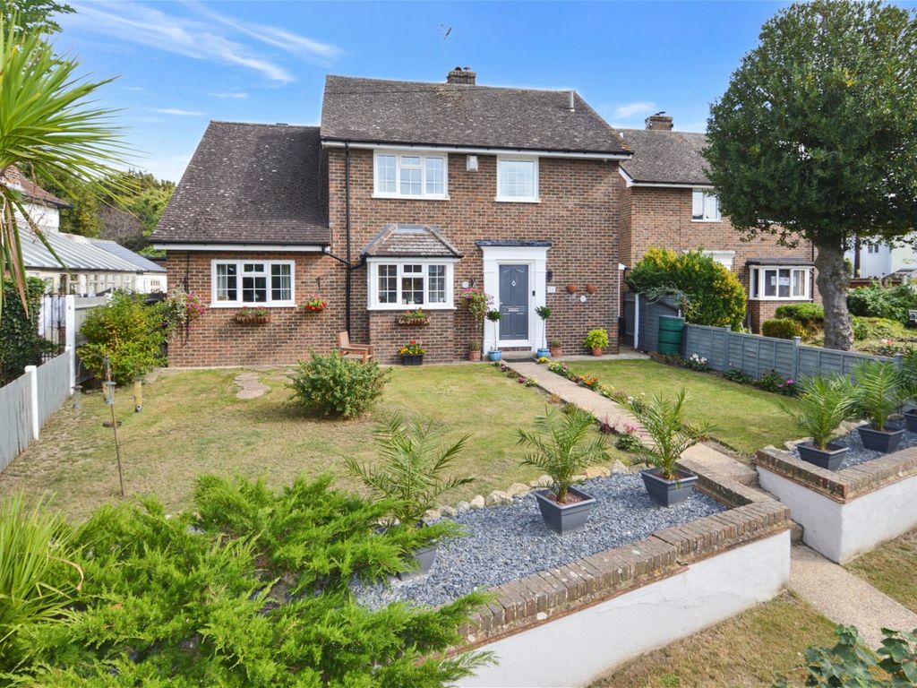 4 bed detached house for sale in The Chimes, High Street, Wouldham, Kent ME1, £525,000 Zoopla