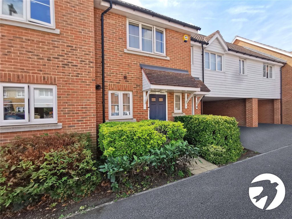 2 bed detached house to rent in Hardy Avenue, Dartford, Kent DA1, £