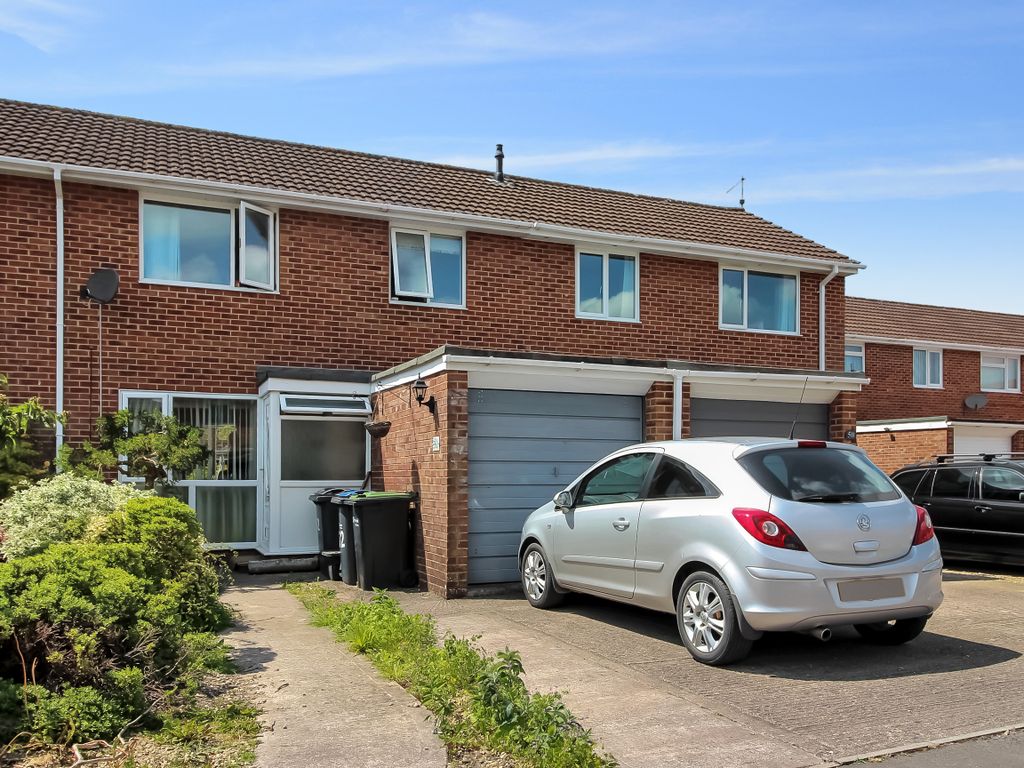 2 bed terraced house for sale in Ruskin Drive, Warminster BA12, £