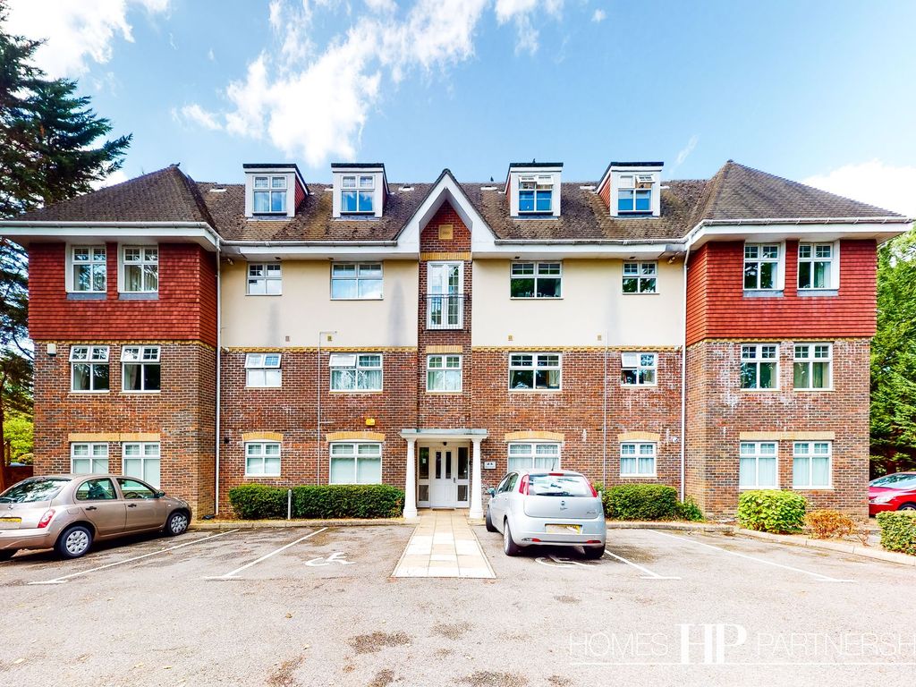 Horsham Road, Brecon Heights RH11  