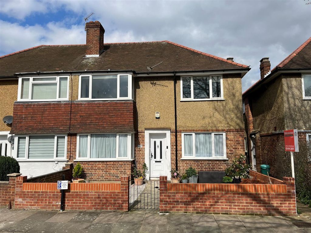 2 bed for sale in Chertsey Road, Twickenham TW2 Zoopla