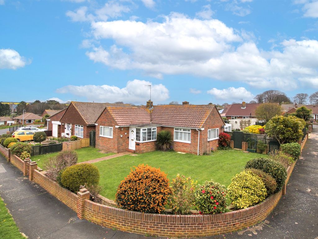 2 bed detached bungalow for sale in Upper Chyngton Gardens, Seaford