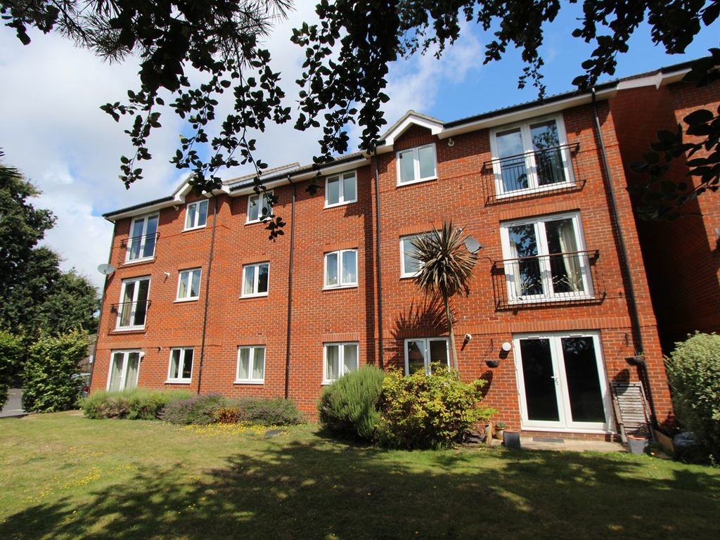 2 bed flat to rent in Providence Hill, Bursledon, Southampton SO31 Zoopla