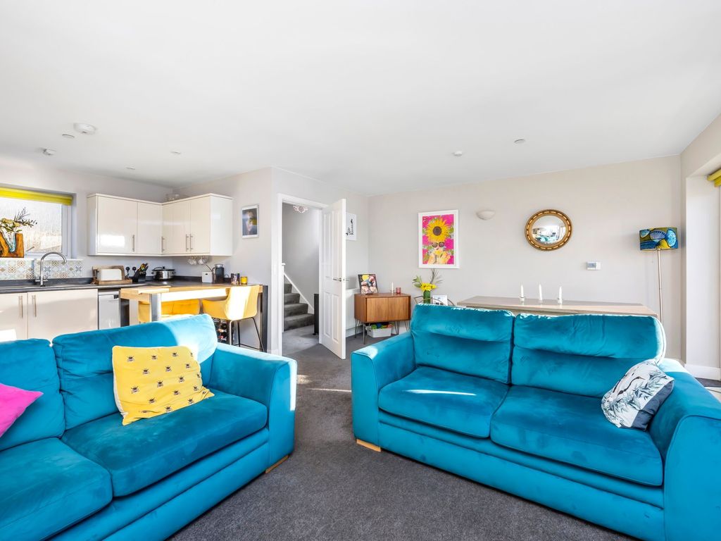 3 bed terraced house for sale in Mile Oak Road, Portslade BN41, £