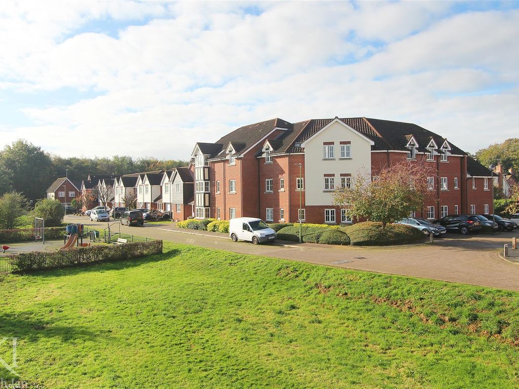 2 bed flat for sale in The Granary, Stanstead Abbotts, Ware SG12, £