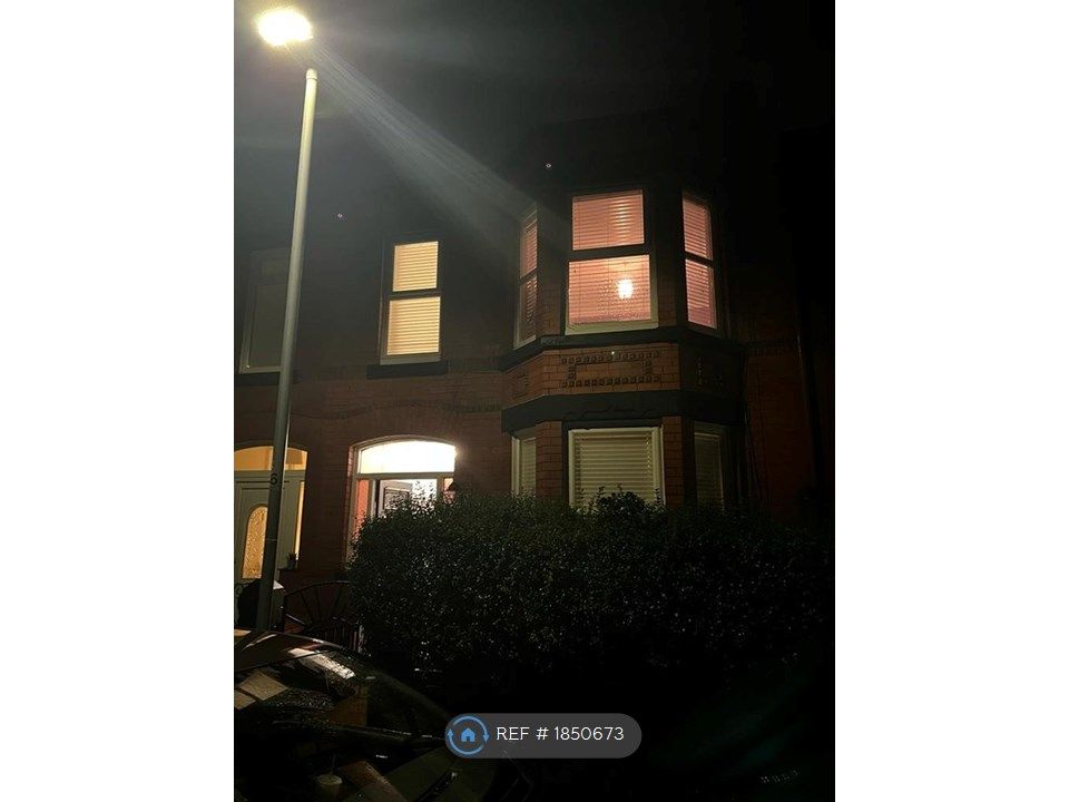 3 bed terraced house to rent in Milton Road, Waterloo, Liverpool L22, £