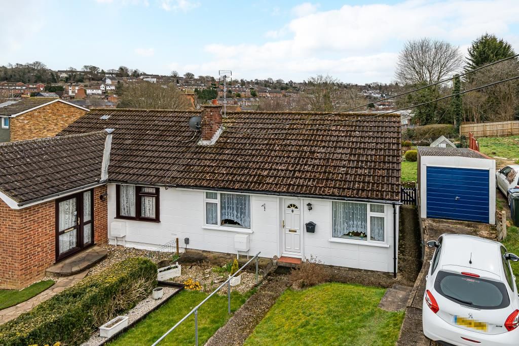 2 bed bungalow for sale in Chesham, Buckinghamshire HP5 Zoopla