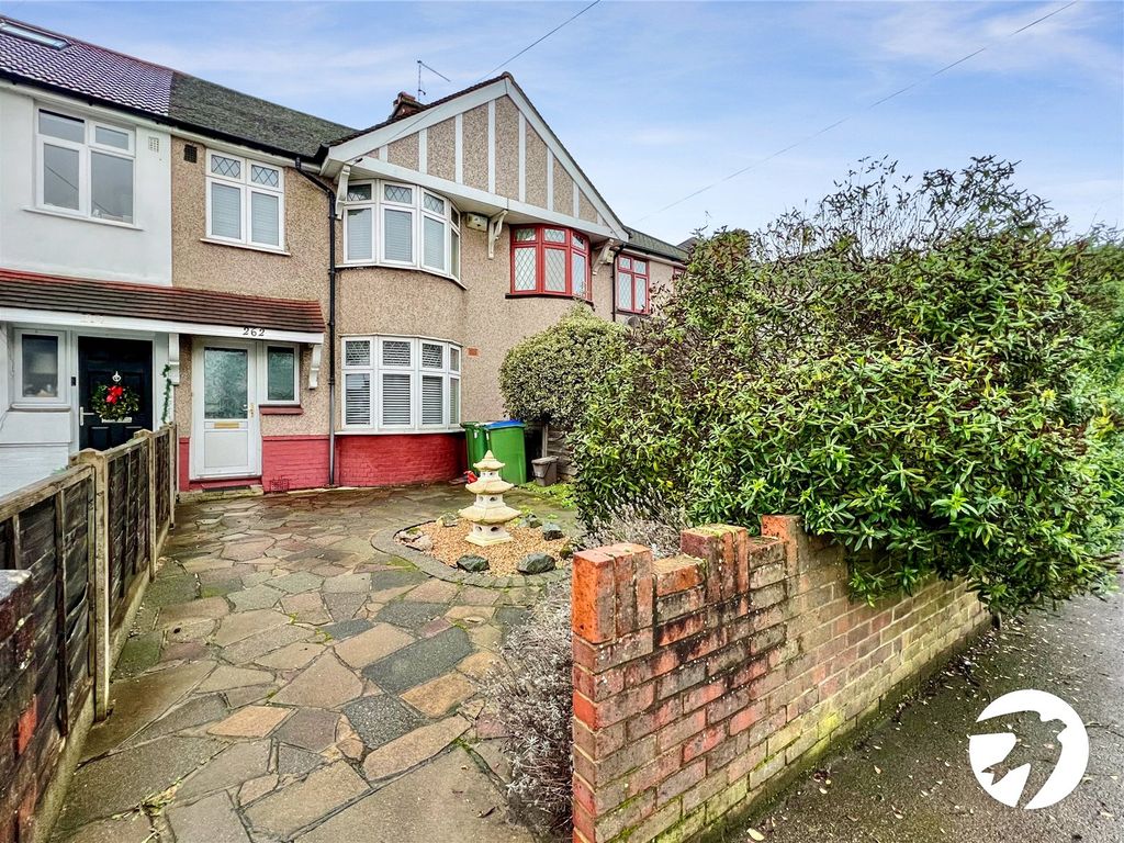 3 bed terraced house to rent in Hurst Road, Bexley, Kent DA5, £2,000