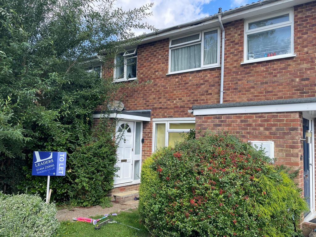 3 bed terraced house to rent in Badgers Walk, Burgess Hill RH15, £1,450