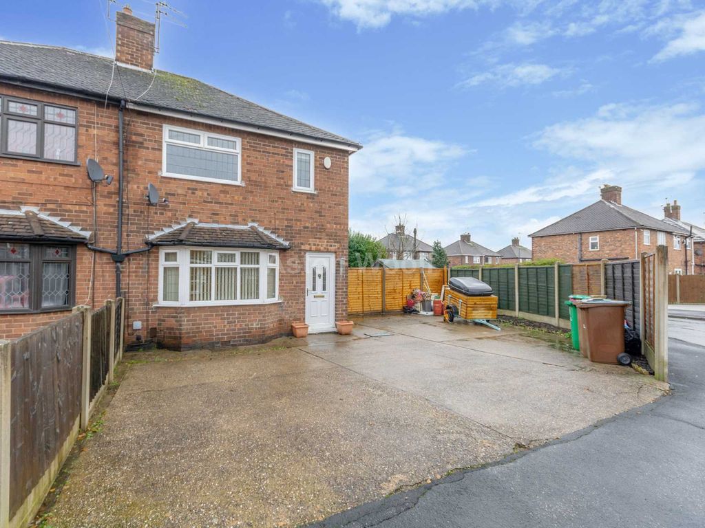 3 bed semidetached house to rent in Knole Road, Wollaton NG8, £1,100