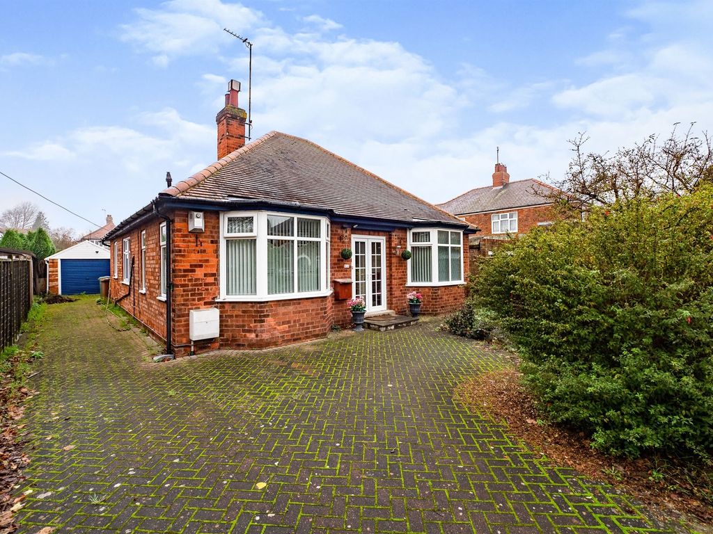 2 bed detached bungalow for sale in Kingtree Avenue, Cottingham HU16