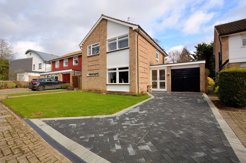 4 bed detached house for sale in Warburton Close, Harrow HA3, £850,000 Zoopla