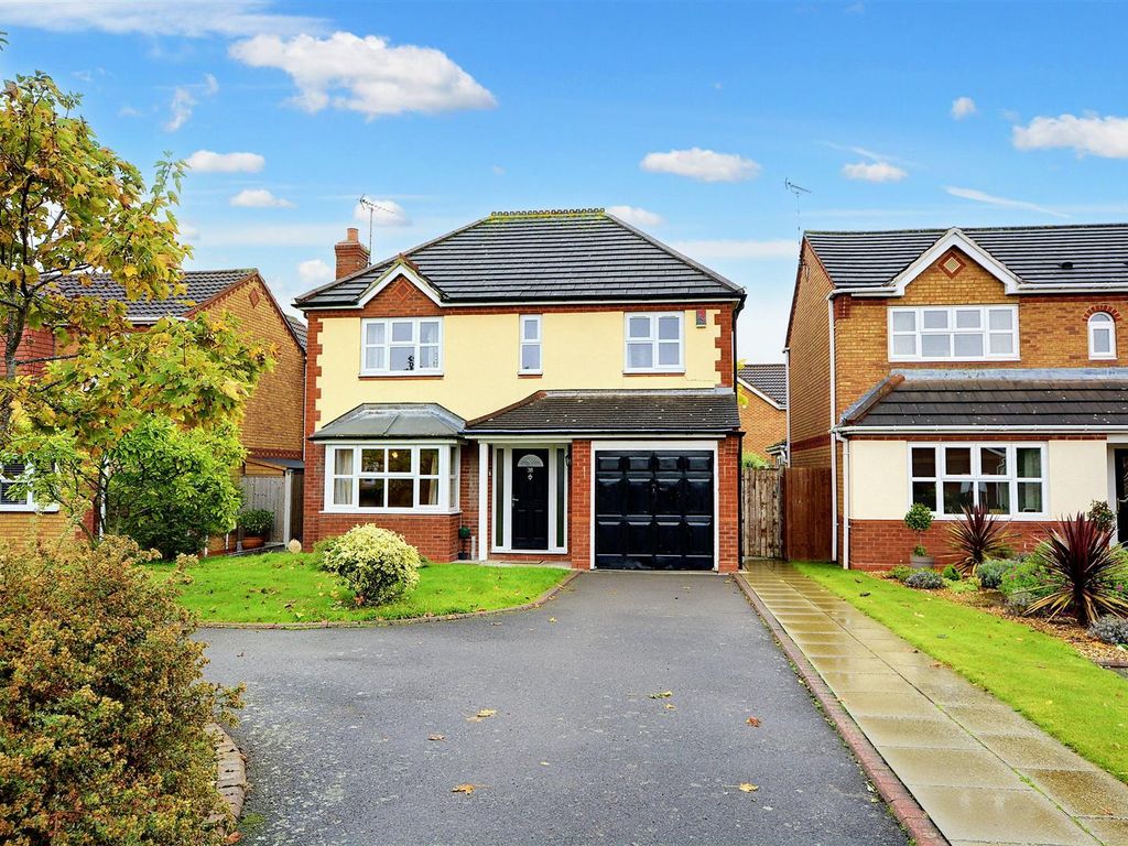 4 bed detached house for sale in Newall Drive, Beeston, Nottingham NG9, £400,000 Zoopla