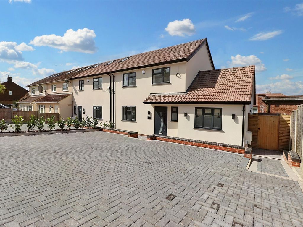 New home, 4 bed semidetached house for sale in Beethoven Road, Elstree, Borehamwood WD6, £