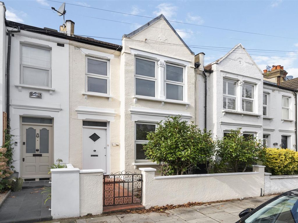 3 bed property to rent in Havelock Road, London SW19, £2,350 pcm Zoopla