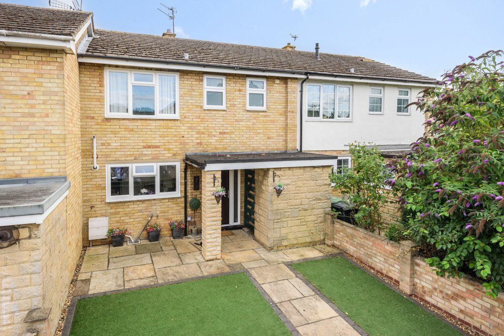 3 bed terraced house for sale in Haines Court, Marcham, Abingdon