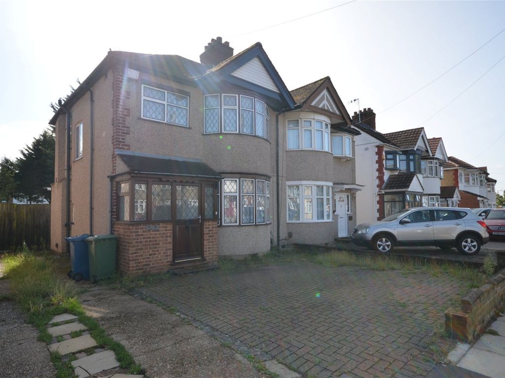 3 bed semidetached house to rent in Kenmore Avenue, Harrow HA3, £2,350 pcm Zoopla