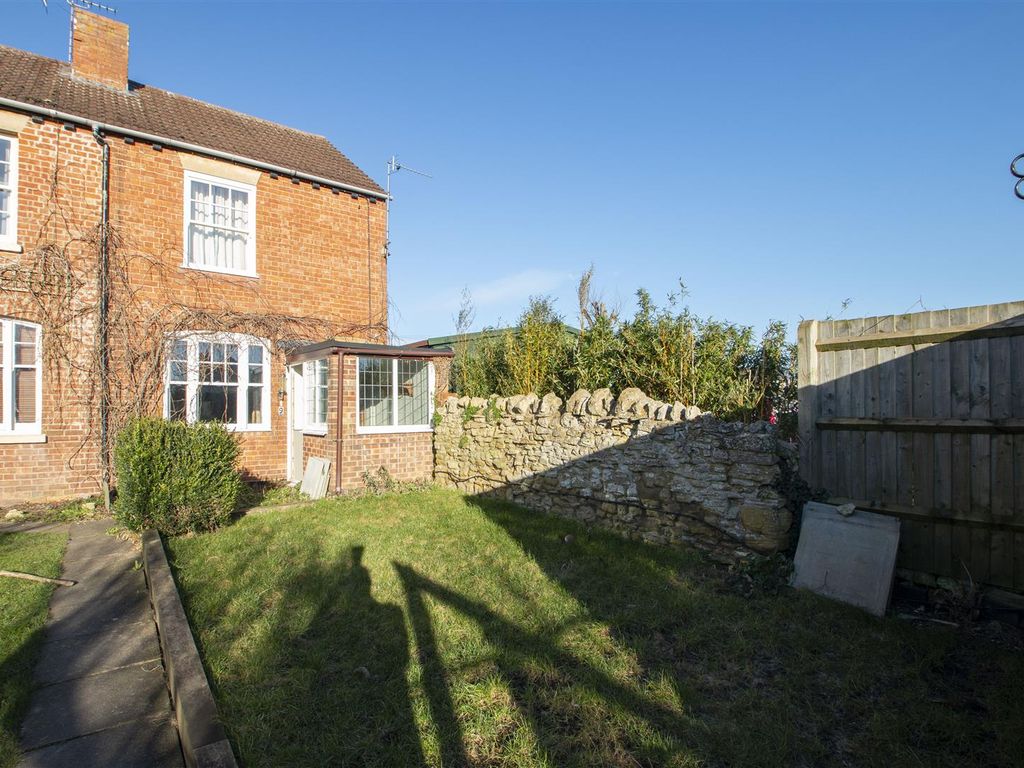 3 bed property to rent in High Street, Deanshanger, Milton Keynes MK19