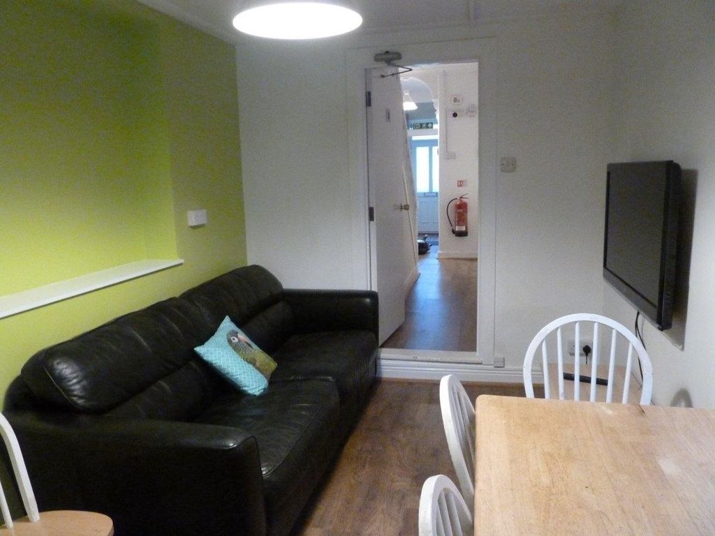 5 bed property to rent in Argyle Street, Sandfields, Swansea SA1 Zoopla