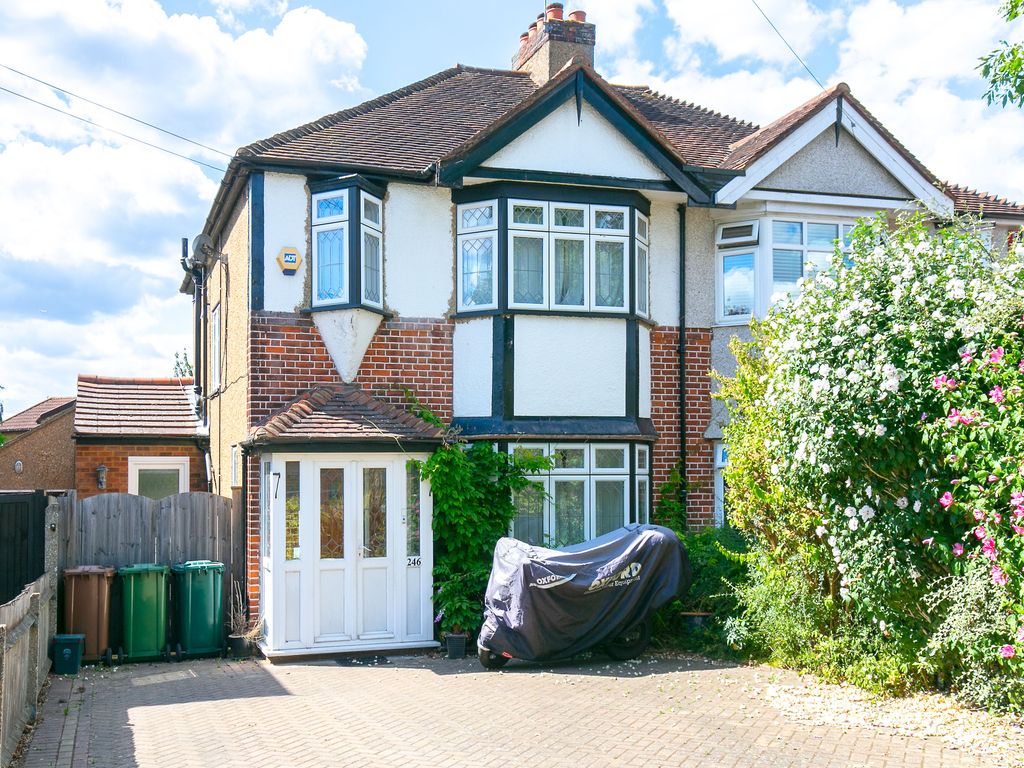 4 bed semidetached house to rent in Worple Road, Staines TW18 Zoopla