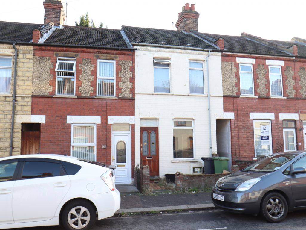 2 bed terraced house to rent in Spencer Road, Luton LU3, £1,200 pcm