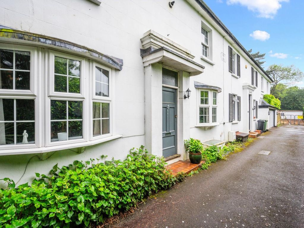 4 bed semidetached house for sale in Worple Road, Epsom KT18, £725,000