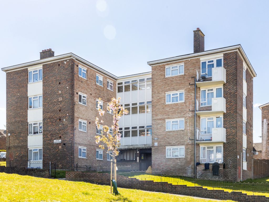 3 bed flat for sale in Frimley Close, New Addington, Croydon CR0 Zoopla