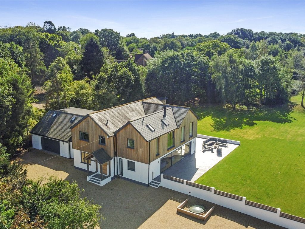 5 bed detached house for sale in Kelvedon Road, Little Braxted, Witham