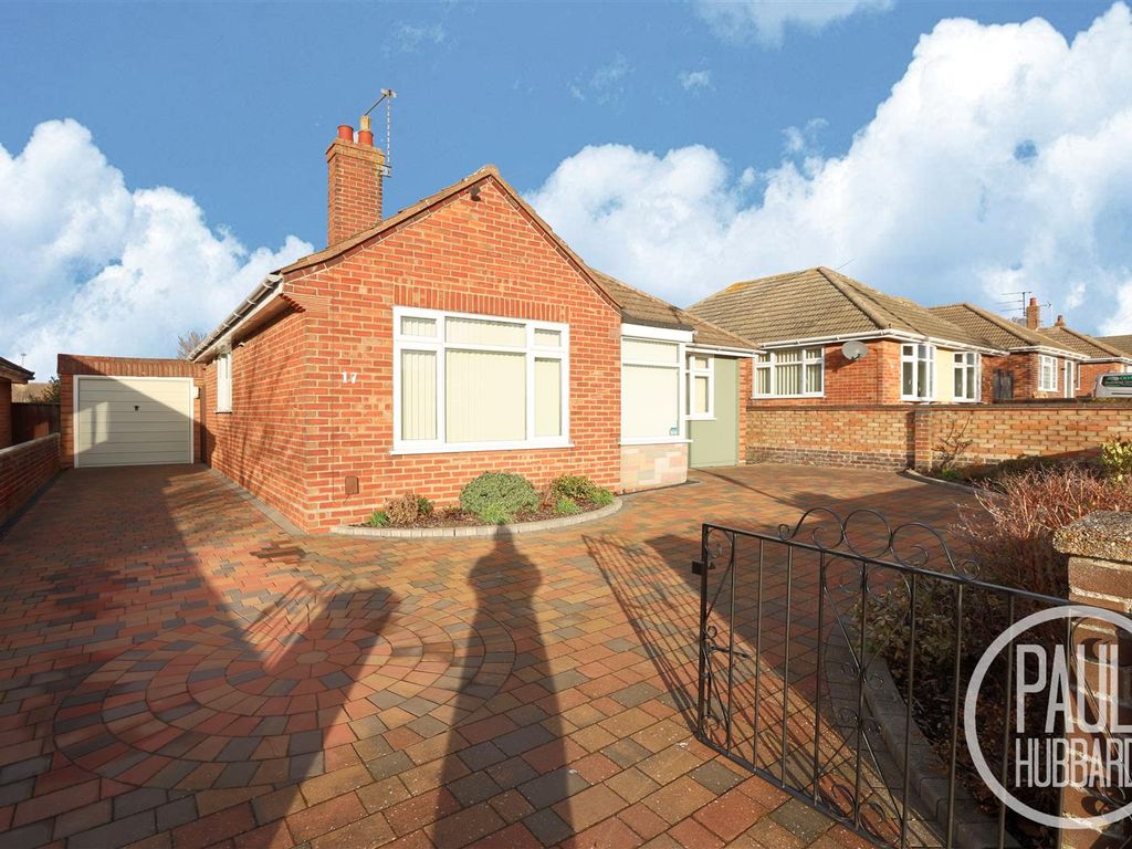 2 bed detached bungalow for sale in Sharon Drive, Lowestoft NR32 Zoopla
