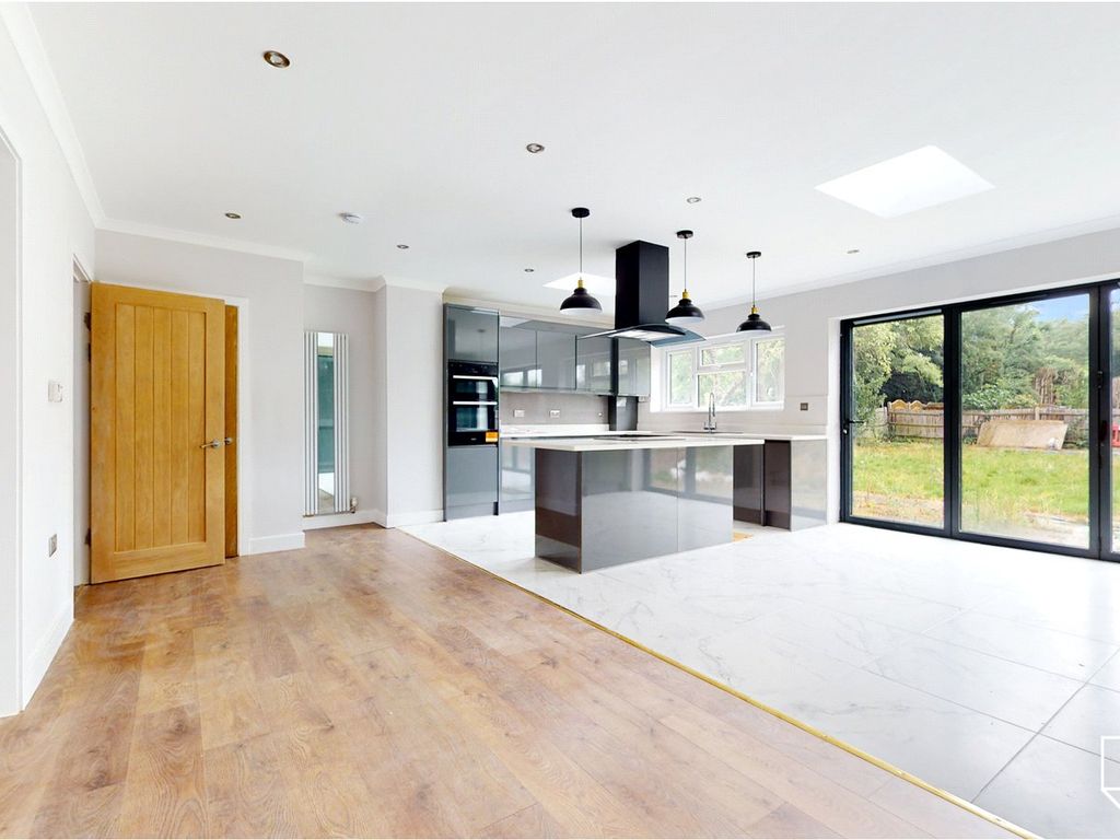 New home, 4 bed semidetached house for sale in The Glade, Shirley CR0
