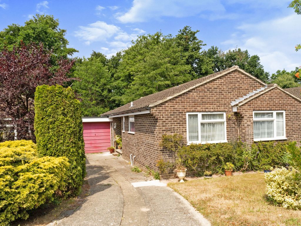 3 bed bungalow for sale in Pitsham Wood, Midhurst GU29 Zoopla