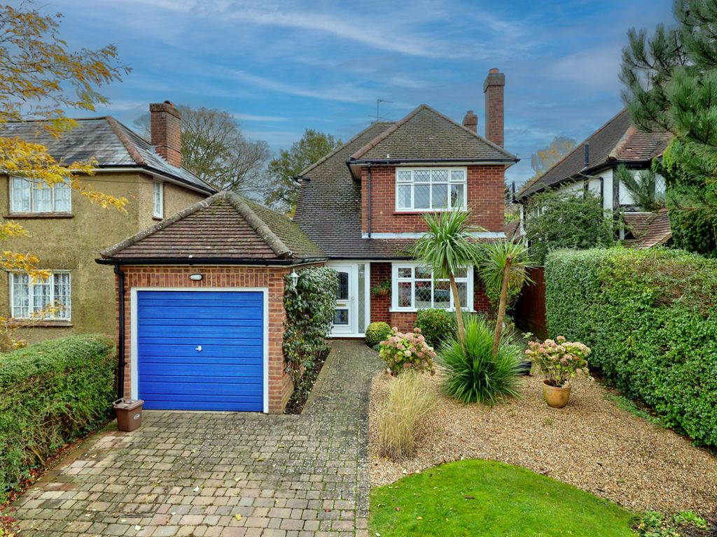 3 bed detached house for sale in Laceys Drive, Hazlemere, High